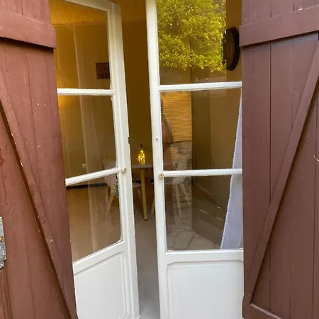 Appartement Chez Zizou - F2 Cap D’antibes Versant Ouest *